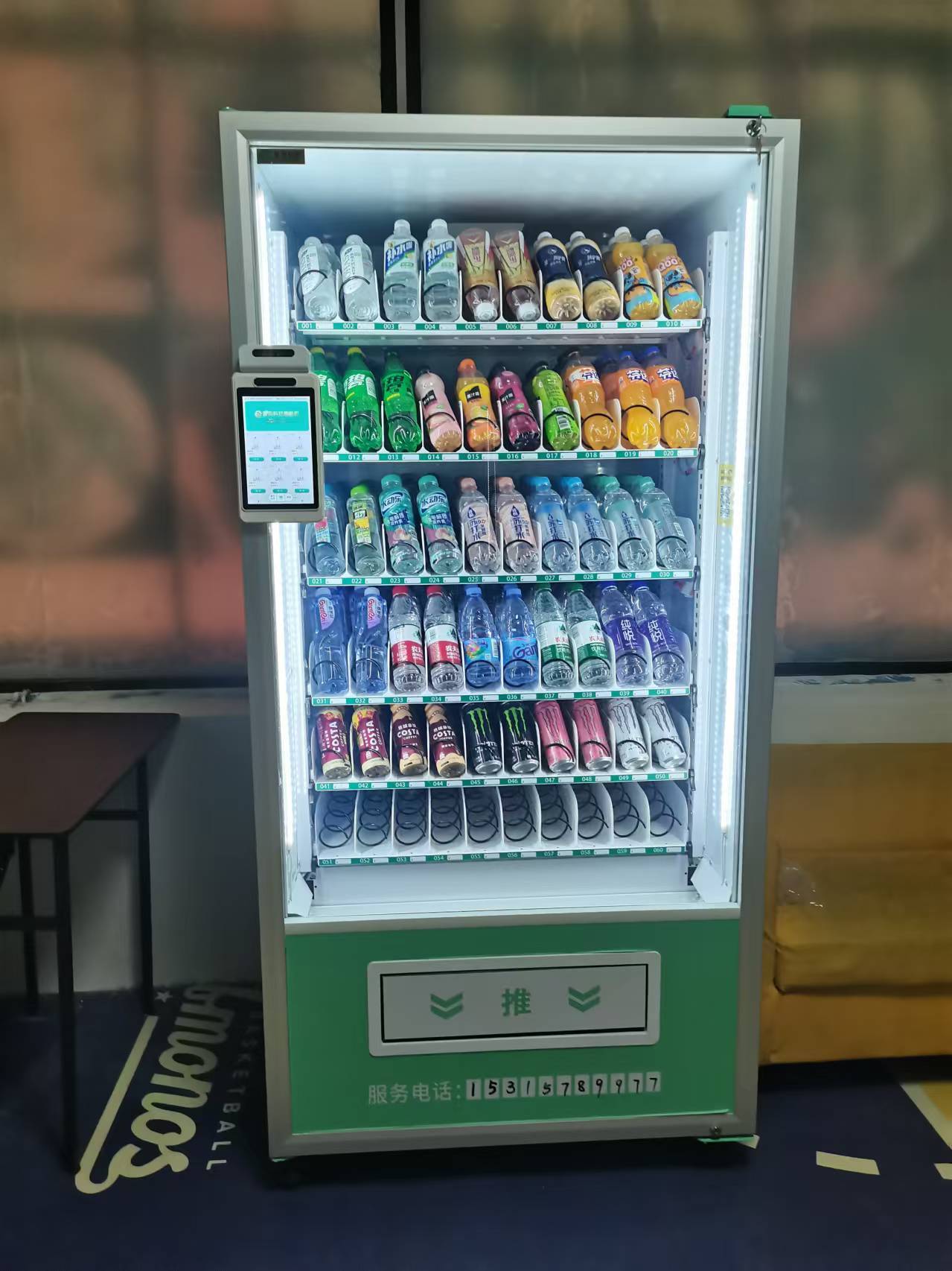 智购科技自动售货机在社区商业中的竞争策略与合作模式